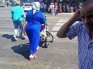 Hijab gros cul et djellaba bleu