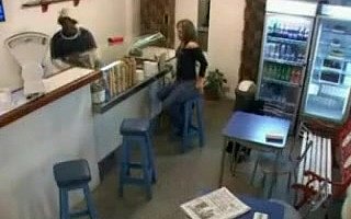 真实的性爱视频咖啡馆黑人家用性感的女孩