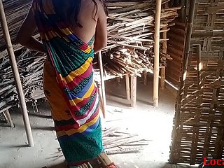 Desi Indian Village Bhabi มีเพศสัมพันธ์ในกลางแจ้งกับแฟน (วิดีโออย่างเป็นทางการโดย localsex31)