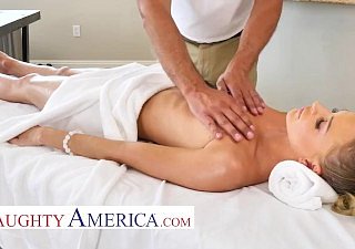 Adverse America Emma Hix recebe uma massagem e um pau