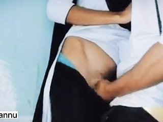 Desi Collage Student Sexo vazou vídeo MMS em hindi, faculdade jovem e sexo de menino na sala de aula lively quente romântico foda