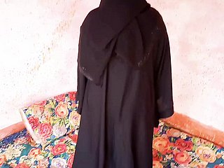 Pakistani hijab piece of baggage anent eternal fucked MMS hardcore