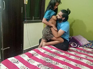 Fille indienne après un hardsex universitaire avec son demi-frère seul à numbing maison