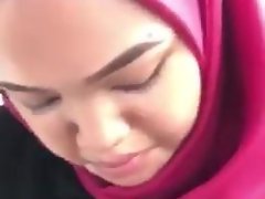 Gadis Muslim Tahu Cara Sedot Flannel