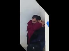Arab Hijab Maroko Berciuman di Umum