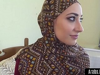 Arabische beautys harige kut gevuld met lul