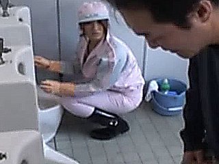 Publicsex Asian Donna delle pulizie Sucks Coc